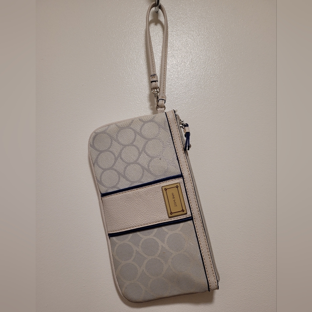 Nine West wristlet 9.5"x5.5"